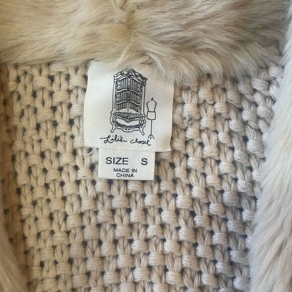 Anthropologie Lily’s Closet Ivory Sweater Vest With Faux Fur Collar Size S - Picture 10 of 15